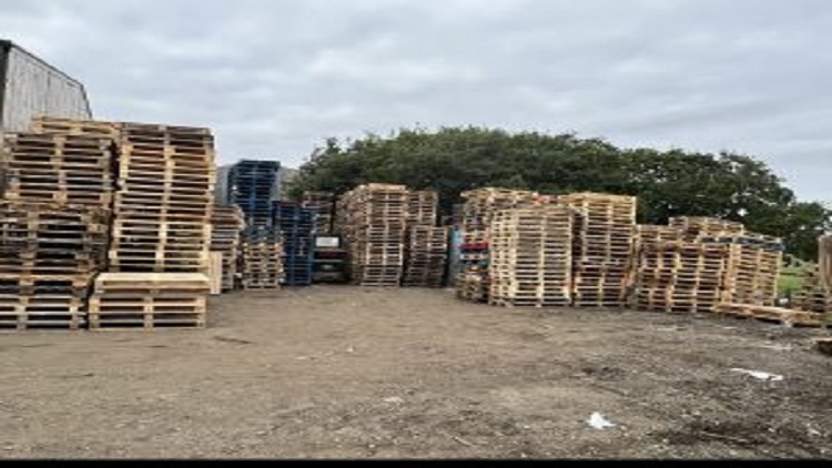 How Recycled Pallet Furniture Paves the Way for Sustainable Living